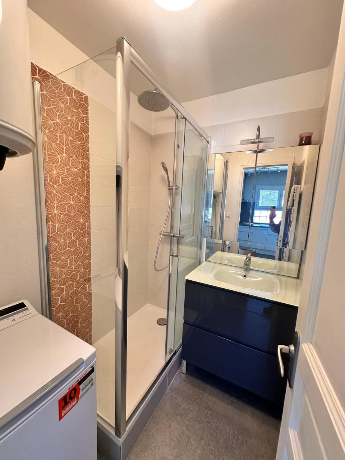 Le Neptune Appartement T2 Tout Confort Au Calme Et A Deux Pas De La Plage Le Grau-du-Roi Luaran gambar